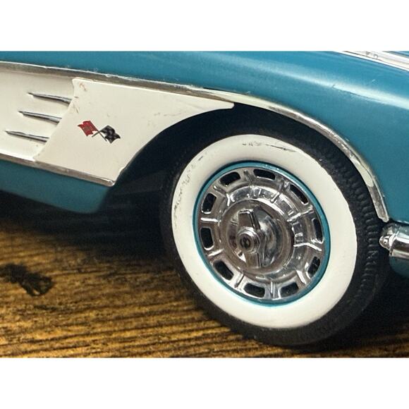 1960 Corvette Convertible Turquoise Diecast Car- Franklin Mint- READ DESCRIPTION - Picture 15 of 16